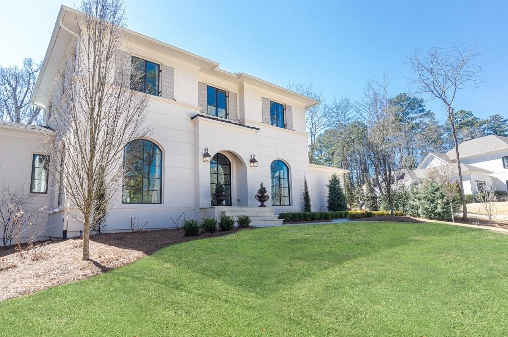 3885 Stratford Rd, Atlanta, GA 30342-4308