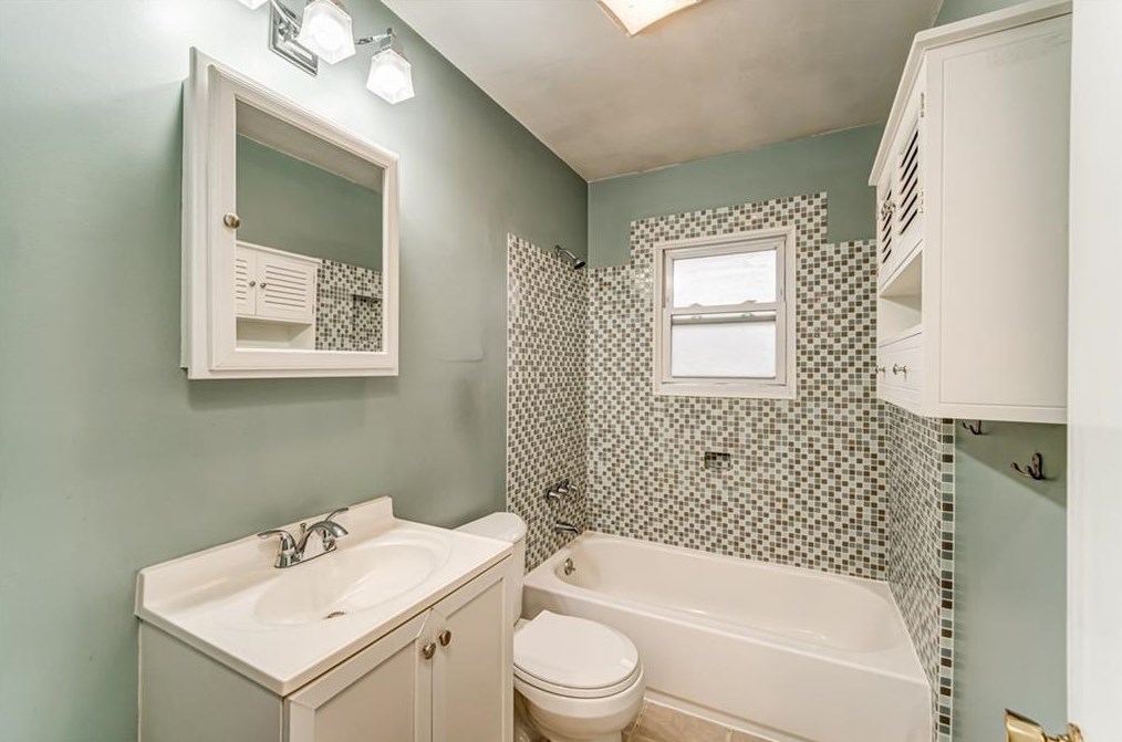 907 Turner Dr, Smyrna GA 30080-1533 exterior