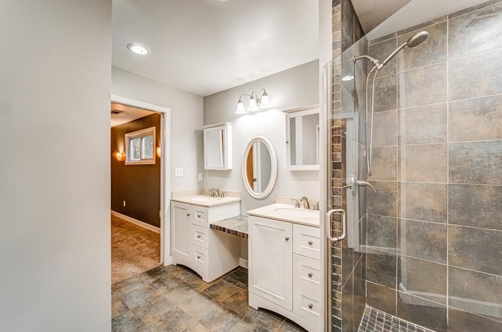 907 Turner Dr, Smyrna GA 30080-1533 exterior