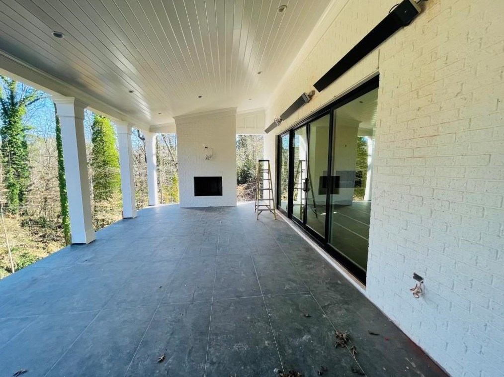 5365 Mount Vernon Pkwy, Atlanta GA  30327-4735 exterior