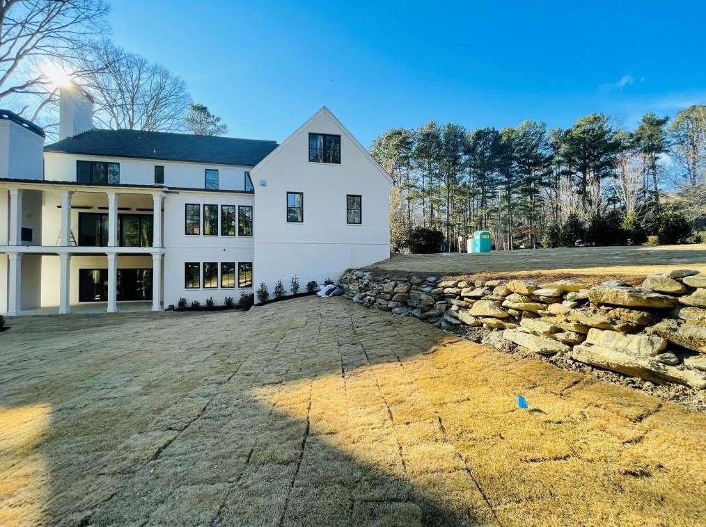 5365 Mount Vernon Pkwy, Atlanta GA  30327-4735 exterior