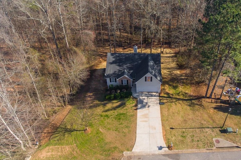 294 Jackson Meadows Dr, Hoschton, GA 30548-6351