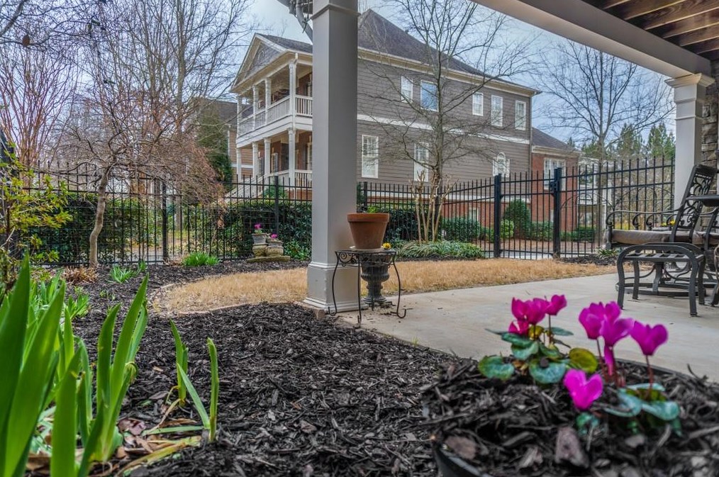 2106 Murren Dr, Smyrna GA 30080-6520 exterior