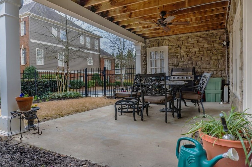 2106 Murren Dr, Smyrna GA 30080-6520 exterior