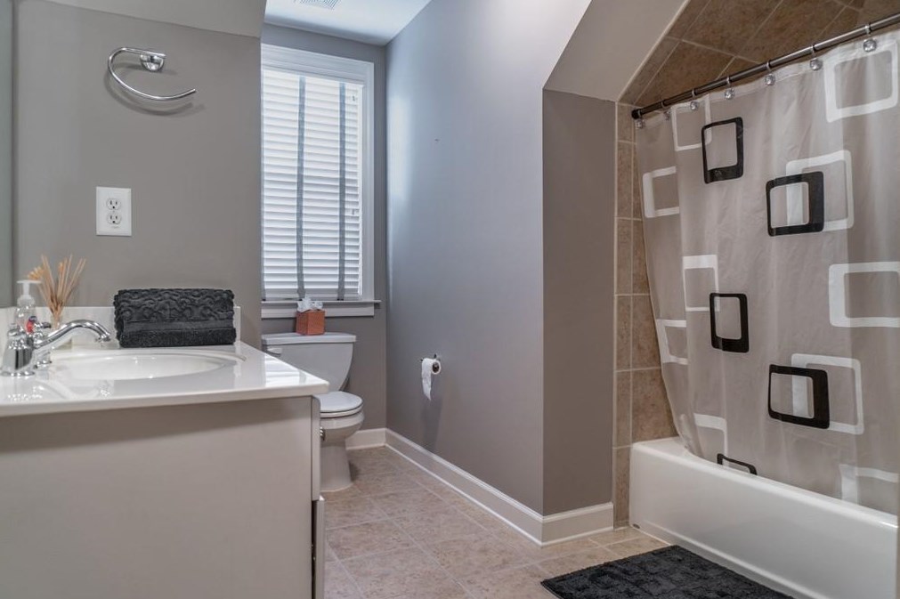 2106 Murren Dr, Smyrna GA 30080-6520 exterior