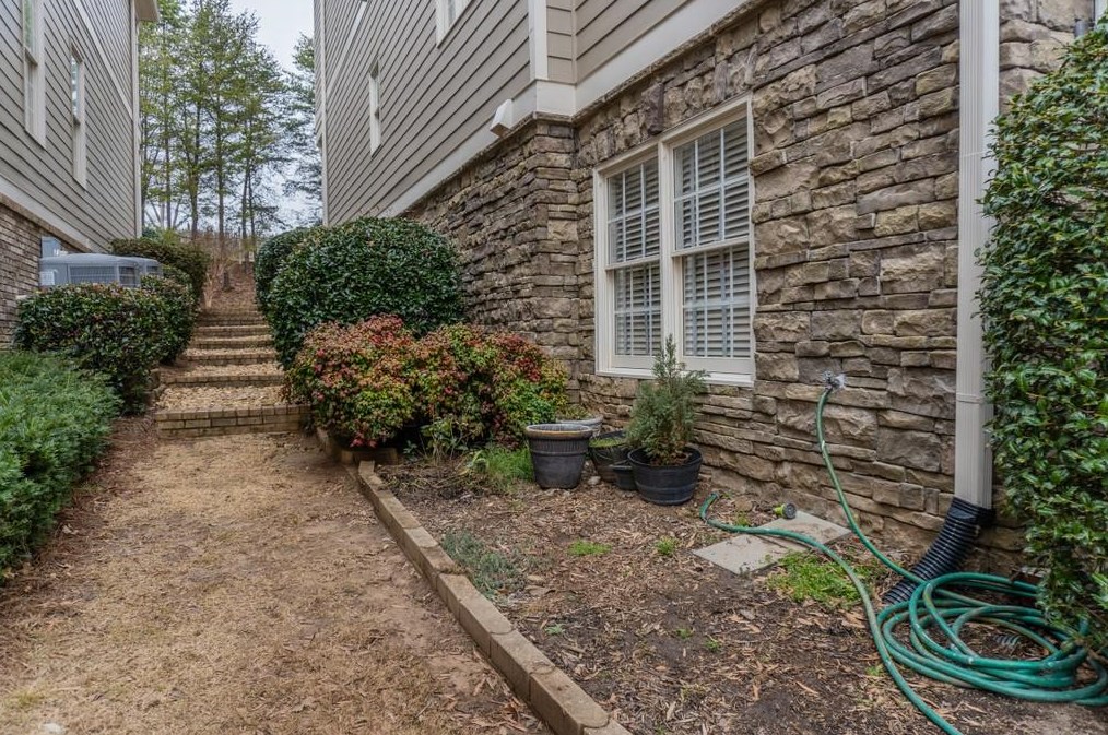 2106 Murren Dr, Smyrna GA 30080-6520 exterior