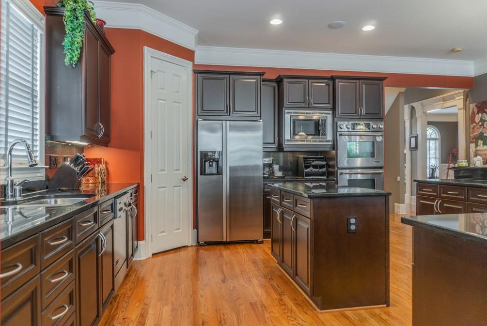 2106 Murren Dr, Smyrna GA 30080-6520 exterior