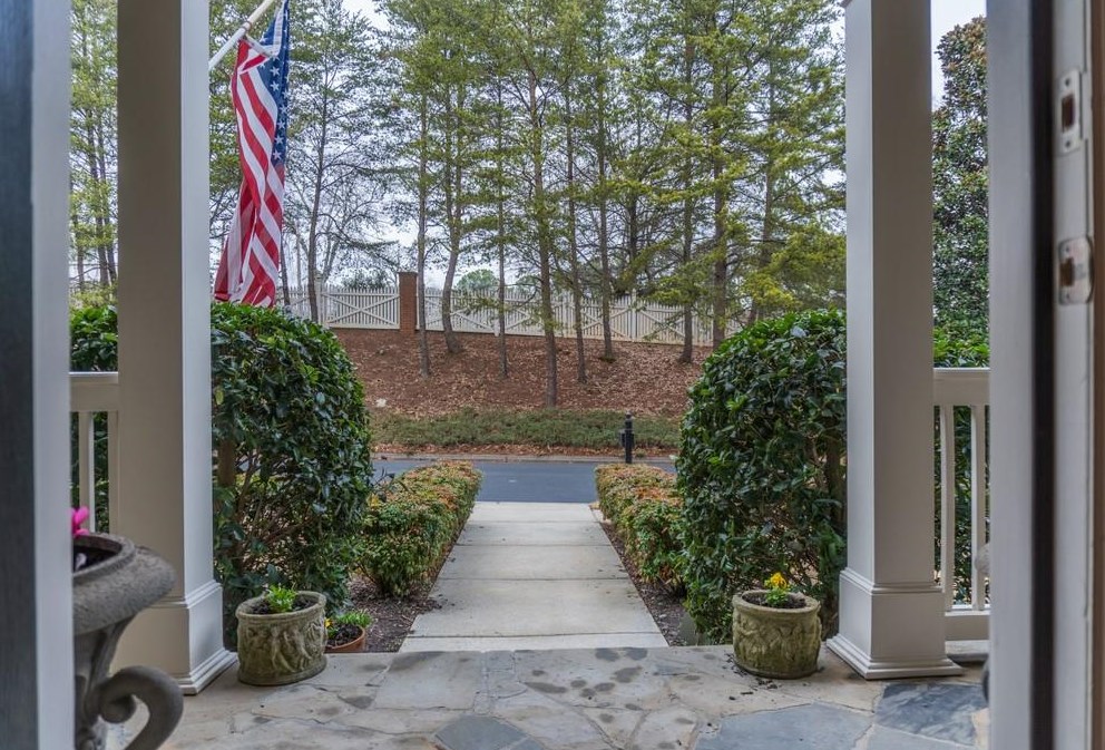 2106 Murren Dr, Smyrna GA 30080-6520 exterior