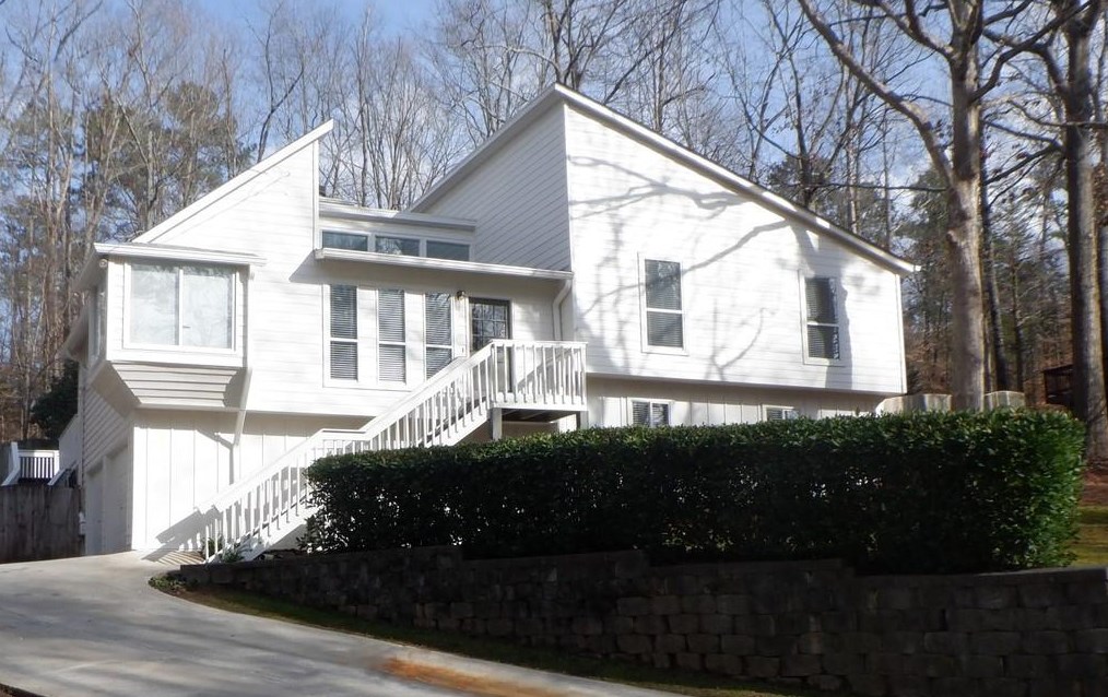 4194 Nowata Dr, Roswell, GA 30075-1650