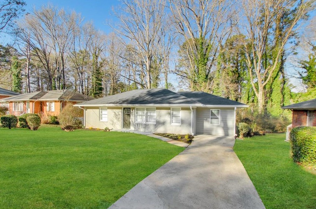 2215 Rosewood Rd, Decatur GA  30032-7131 exterior