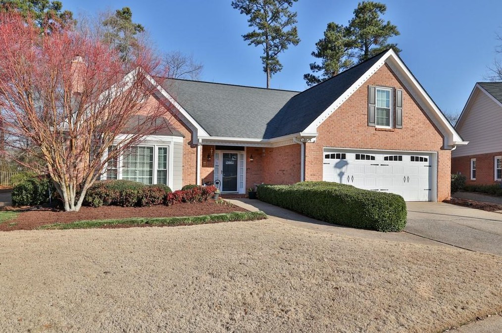 470 Renee Cir, Roswell, GA 30075-2970