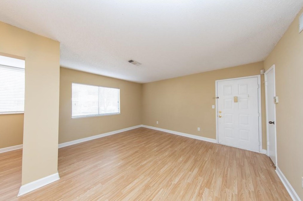 1211 Wingate Way, Atlanta GA  30350-4947 exterior