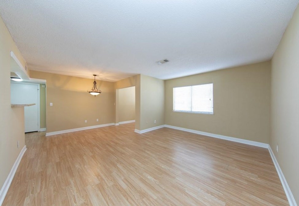 1211 Wingate Way, Atlanta GA  30350-4947 exterior