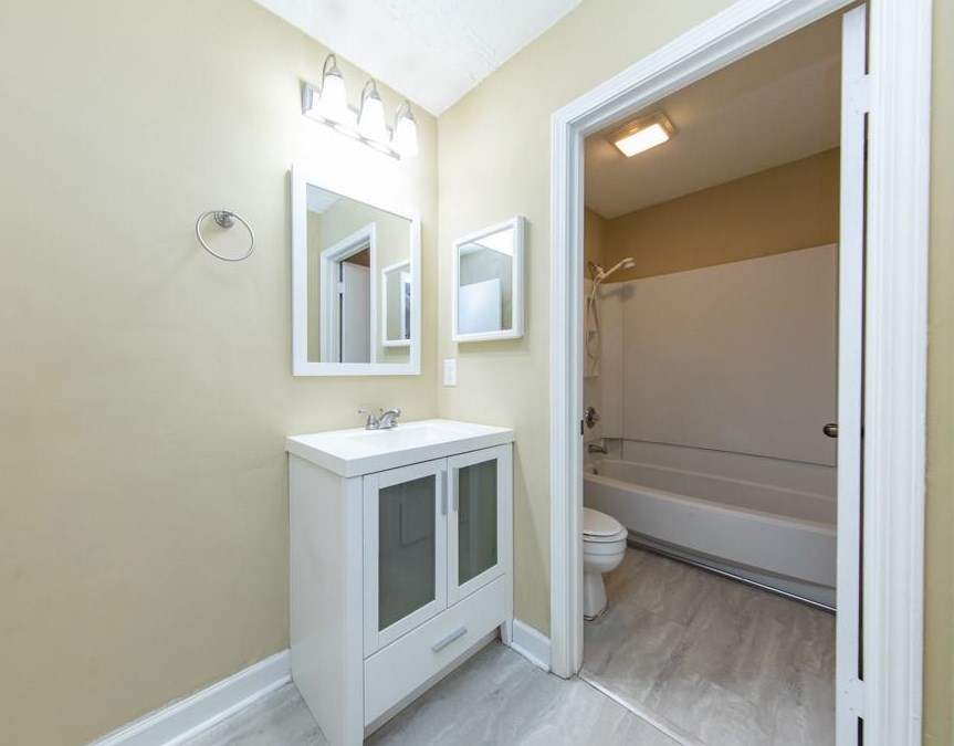 1211 Wingate Way, Atlanta GA  30350-4947 exterior
