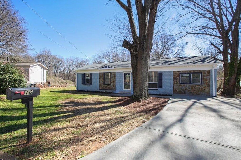 16 Westgate Park Ln, Newnan, GA 30263