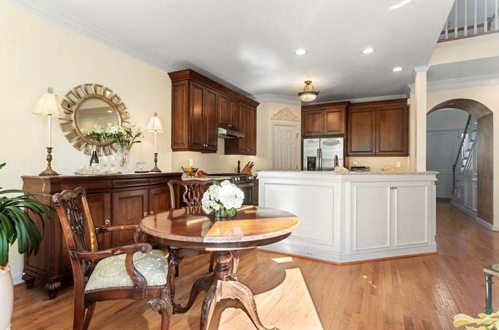 2246 Wayside Dr, Atlanta GA  30319-4011 exterior