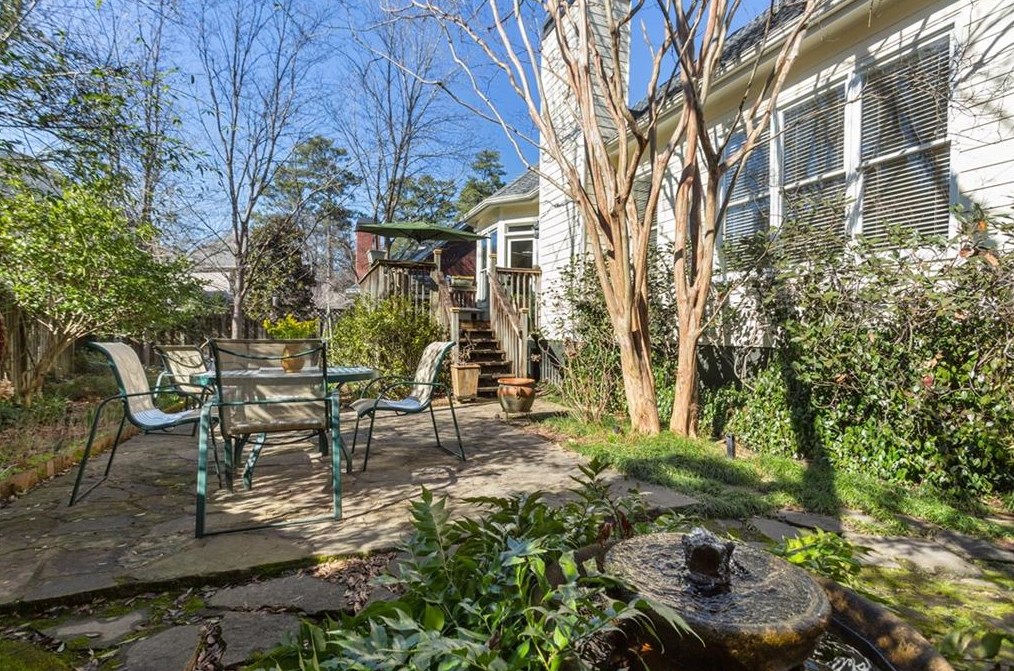 2246 Wayside Dr, Atlanta GA  30319-4011 exterior