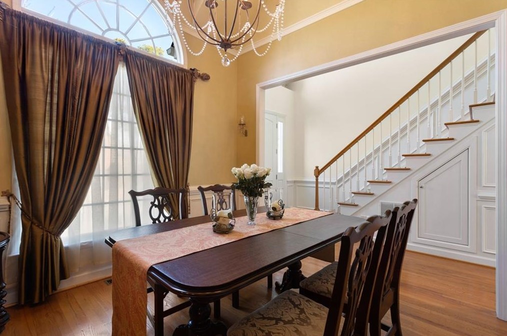 2246 Wayside Dr, Atlanta GA  30319-5718 exterior