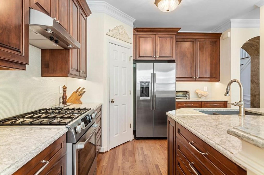 2246 Wayside Dr, Atlanta GA  30319-4011 exterior