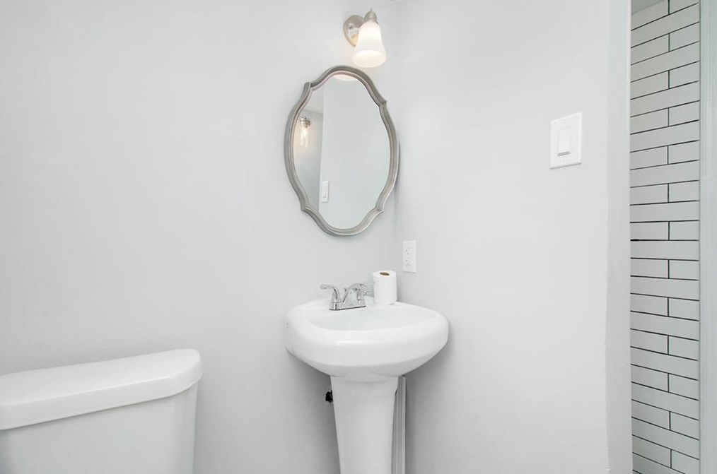 2349 Miriam Ln, Decatur GA  30032-5720 exterior