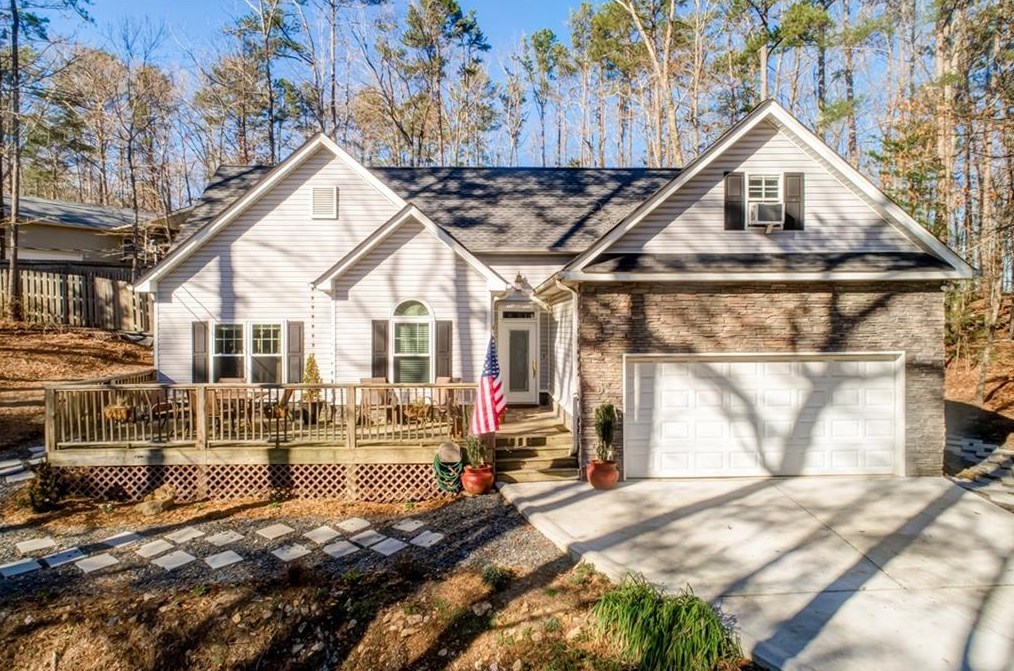 101 Navaho Ct, Waleska, GA 30183-3808