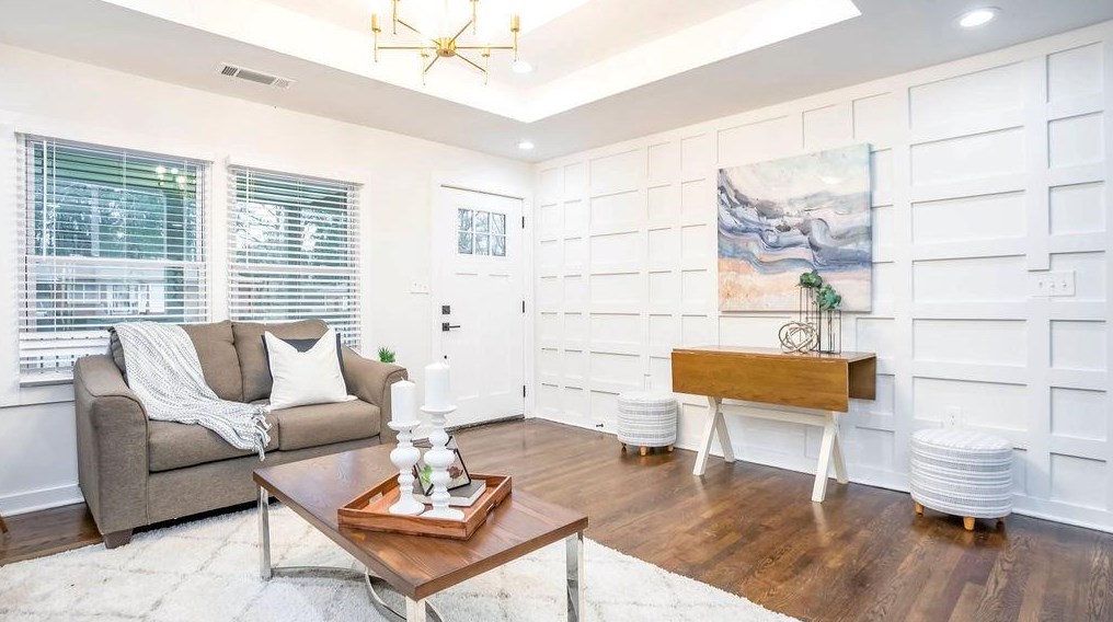 633 Ozburn Rd, Atlanta, GA 30318-6125