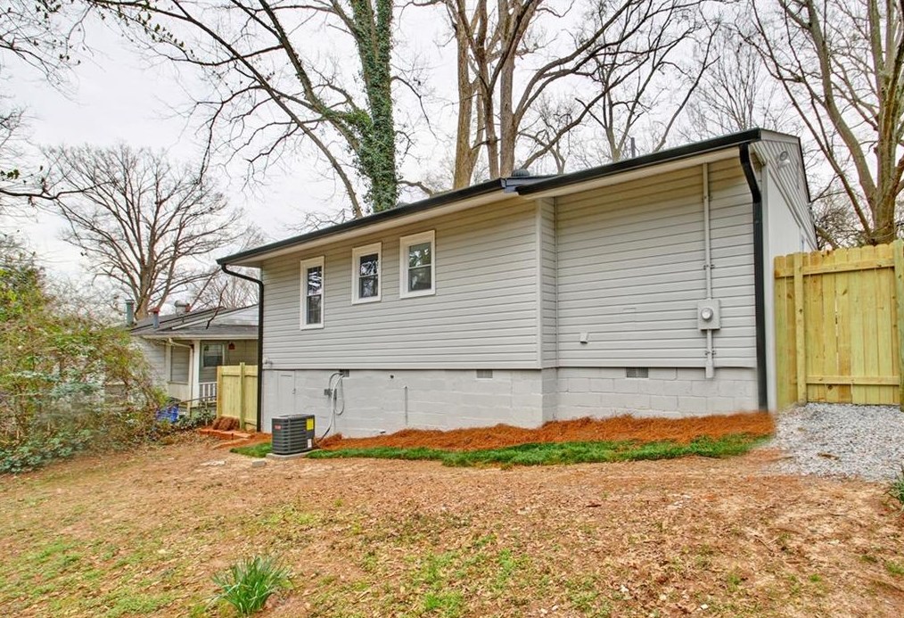 3340 Phillips Cir, Decatur GA  30032-4700 exterior