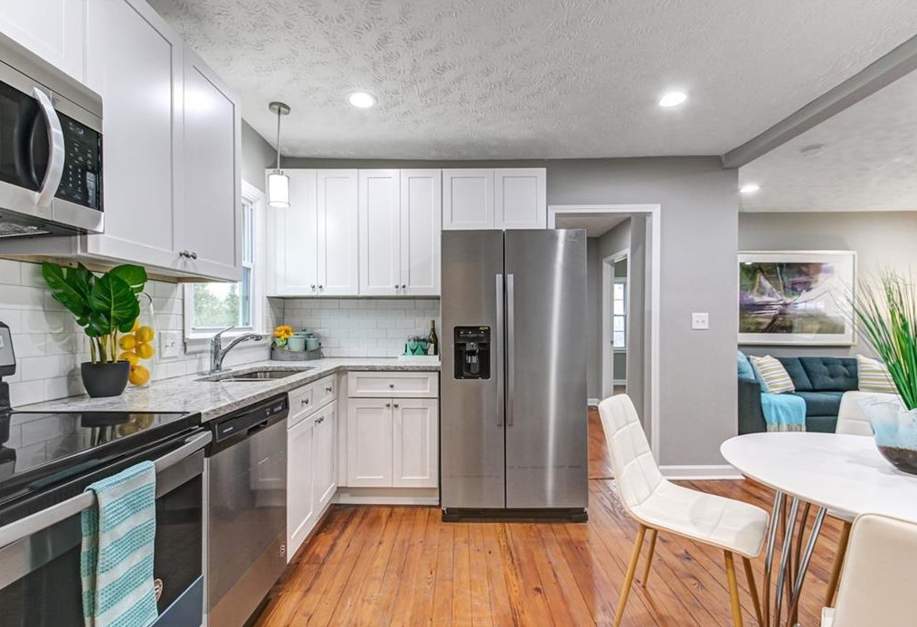 3340 Phillips Cir, Decatur GA  30032-4700 exterior