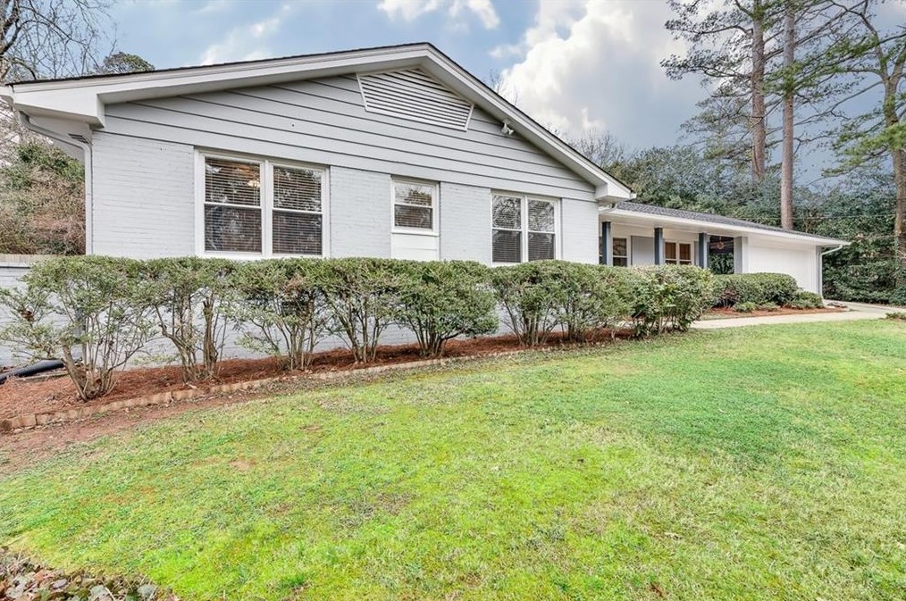 1662 Rainier Falls Dr, Atlanta, GA 30329-4108