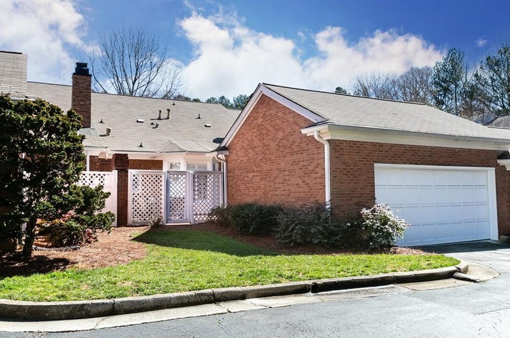 3830 Savannah Sq, Atlanta GA 30340-4338 exterior