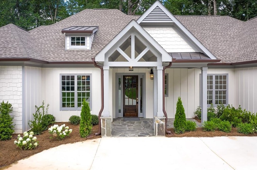 3146 Sprucewood Dr, Decatur GA  30033-2506 exterior