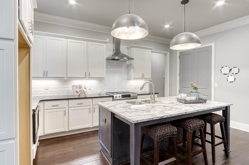 3146 Sprucewood Dr, Decatur GA  30033-2506 exterior