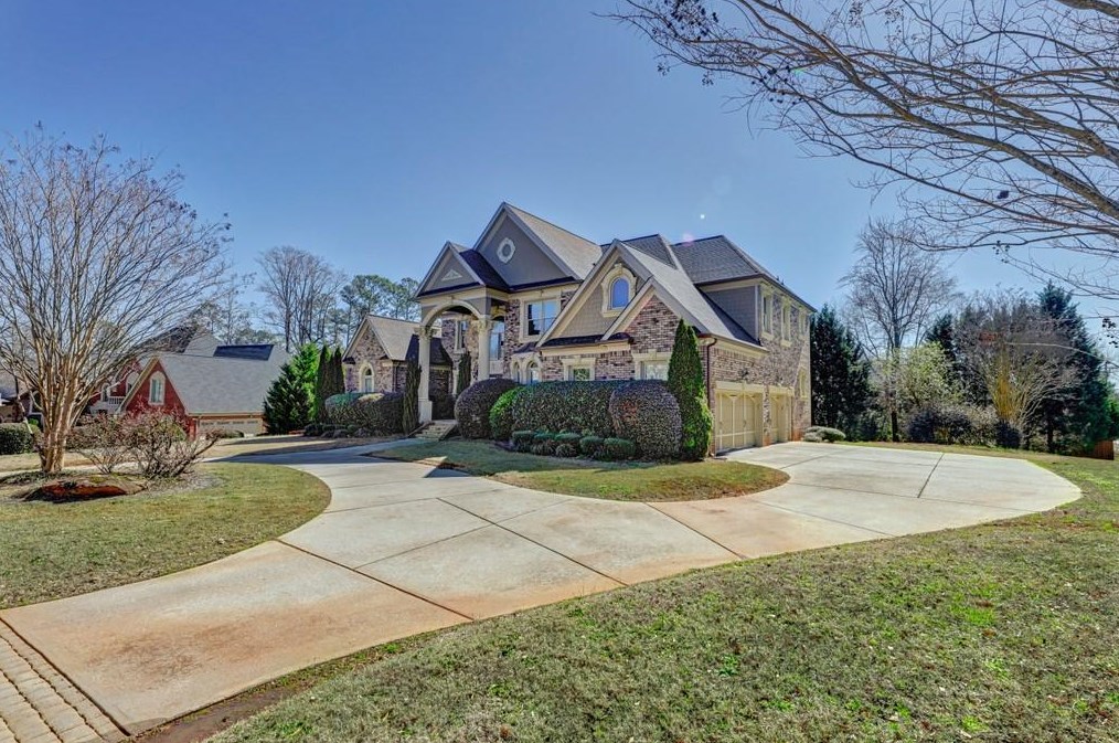 4540 Sunlight Ct, Lilburn, GA 30047