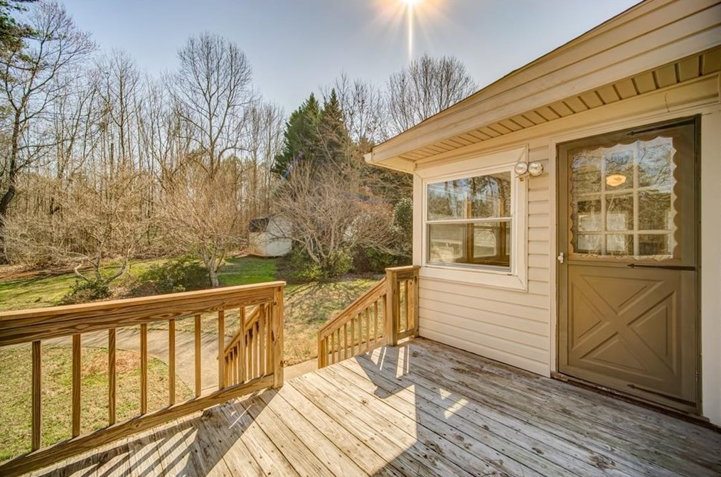 770 Pine Lake Dr Nw, Marietta, GA 30064