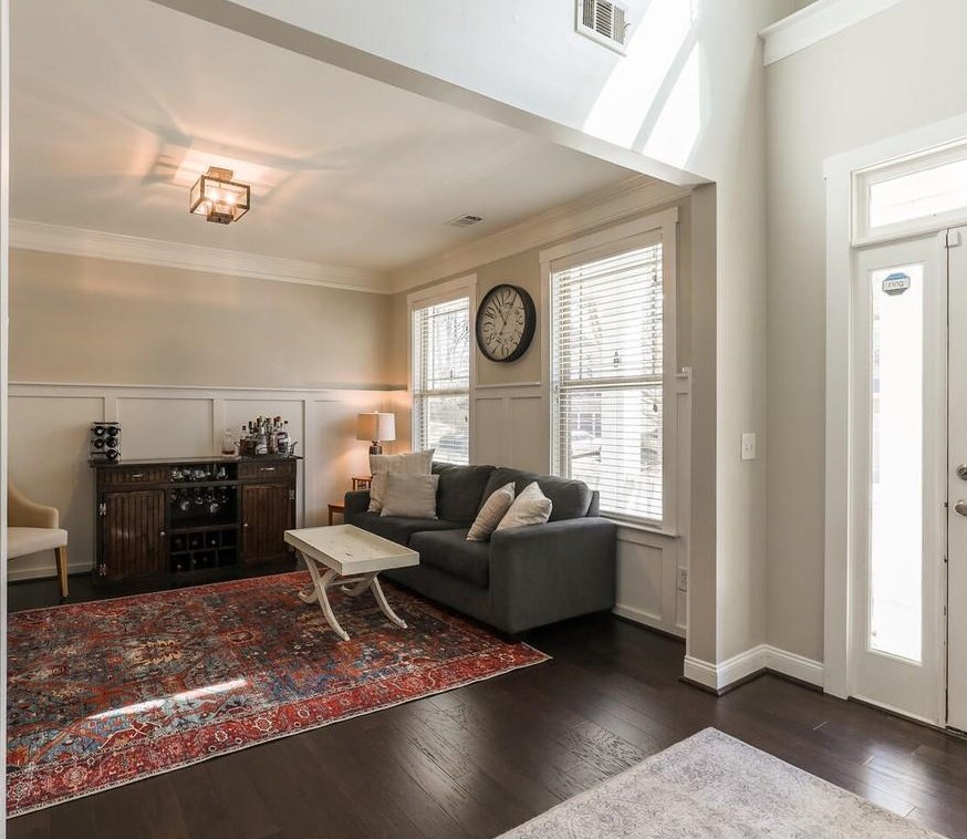 2070 Hatteras Way, Atlanta GA  30318-1083 exterior