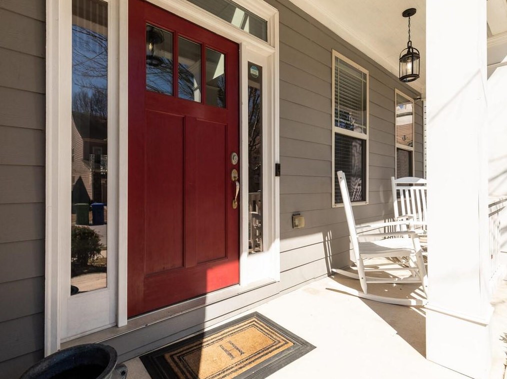 2070 Hatteras Way, Atlanta GA  30318-1083 exterior