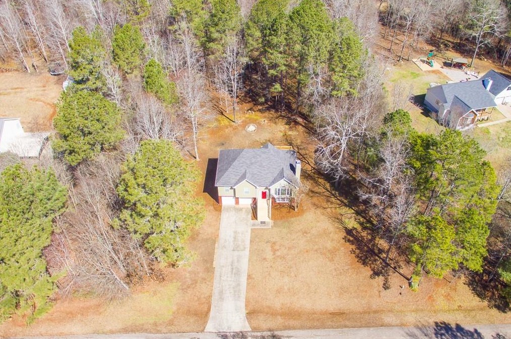423 Summer Hill Dr, Hoschton, GA 30548-3059