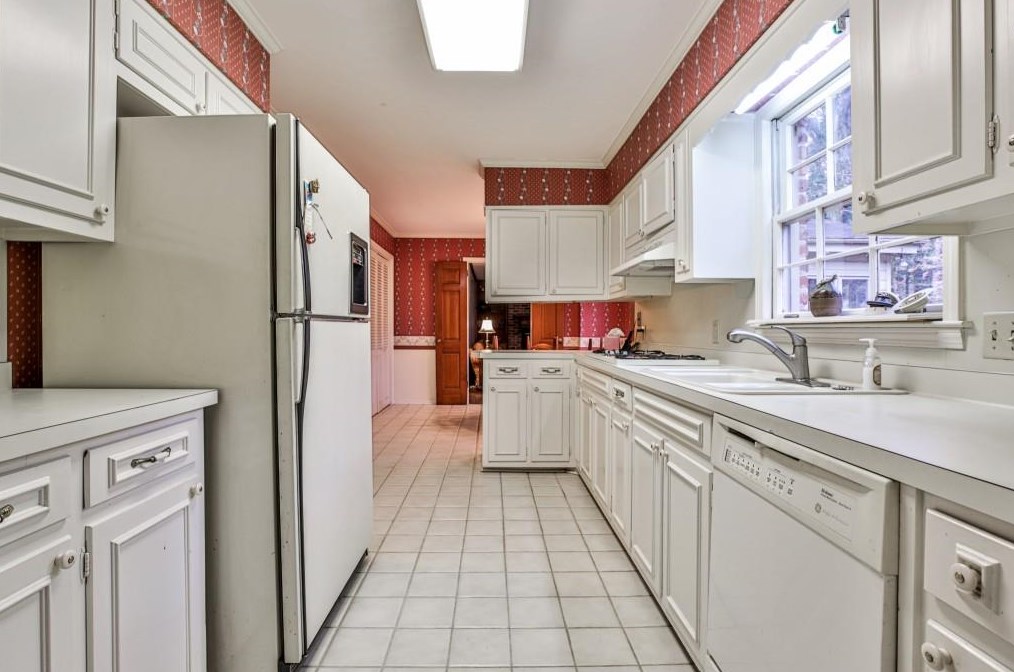 2761 Riviera Ct, Decatur GA  30033-1032 exterior