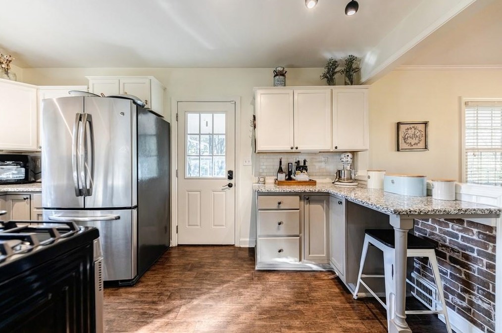 823 Gardenia Ln, Decatur GA  30033-4807 exterior