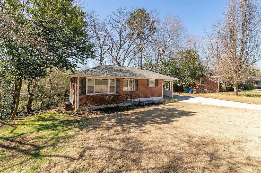 2393 Marion Cir, Decatur, GA 30032-4072