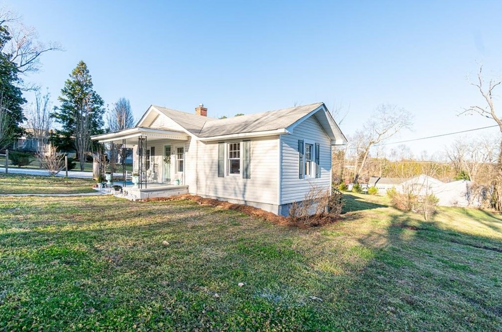 219 Railroad St, Tate, GA 30177-2514
