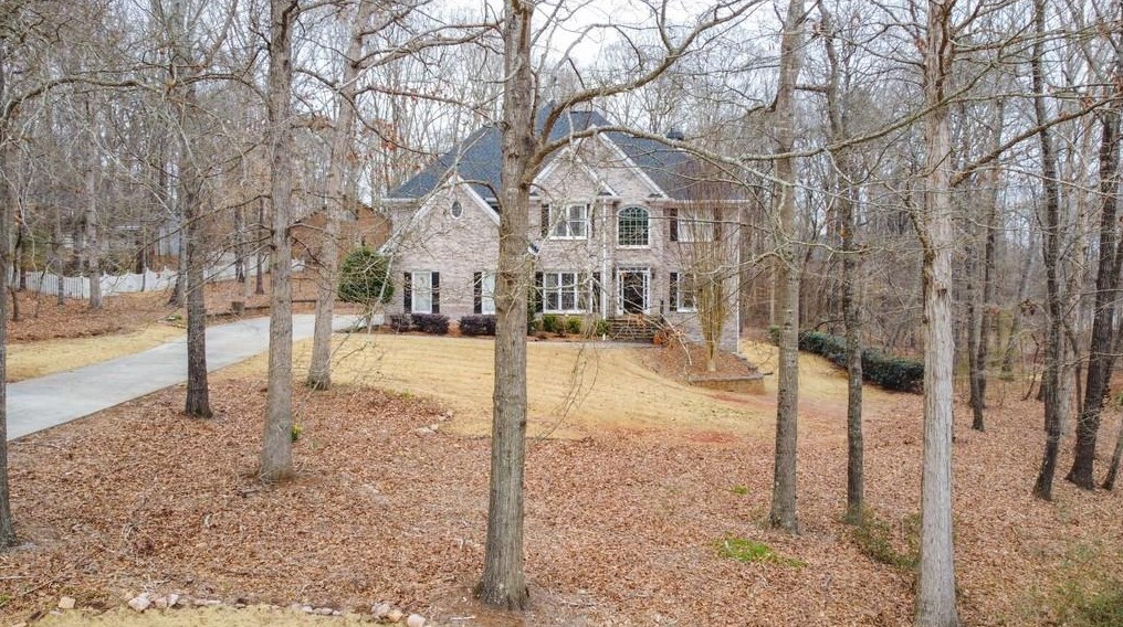 1404 Lull Water Ct, Hoschton, GA 30548-3729