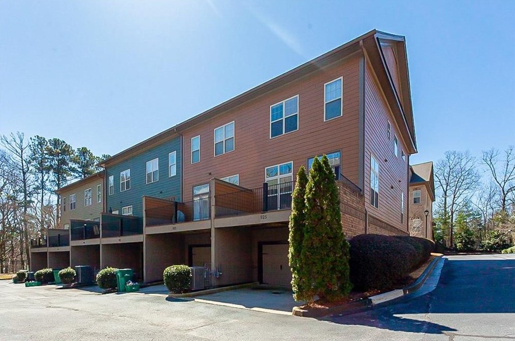 925 Telfair Close, Atlanta GA 30350-4901 exterior