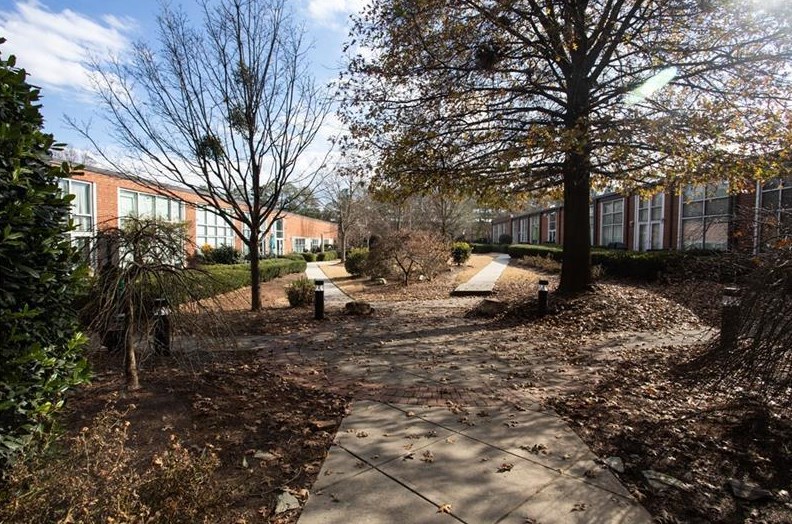5200 Peachtree Rd, Atlanta GA  30338-4510 exterior