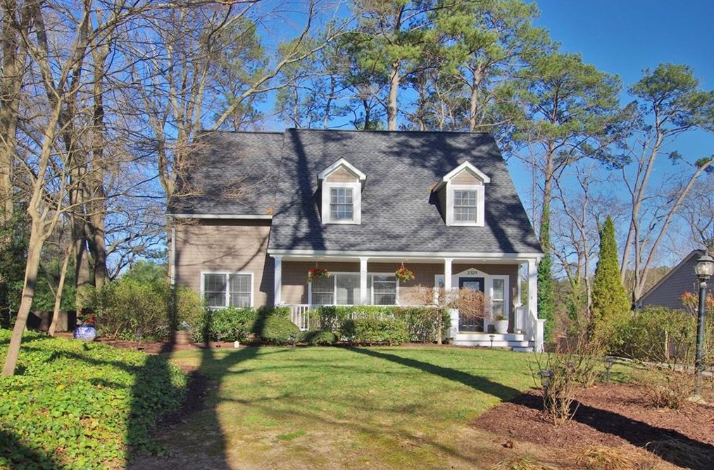 2325 Pine Grove Dr, Atlanta, GA 30318-2117