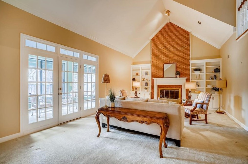 240 Tenth Fairway, Roswell, GA 30076-3541
