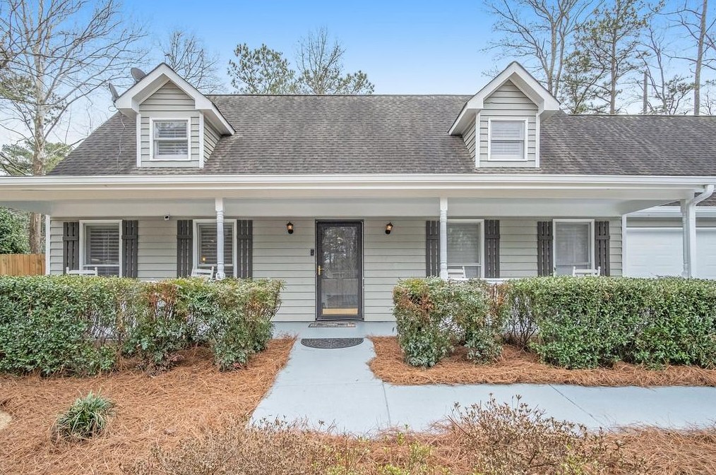 270 Crabtree Dr, Roswell, GA 30076-2214