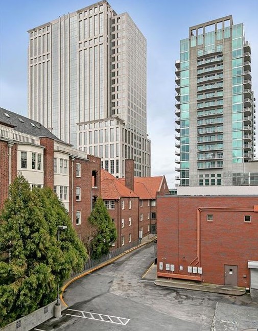 77 Peachtree Pl, Atlanta GA  30309-3956 exterior
