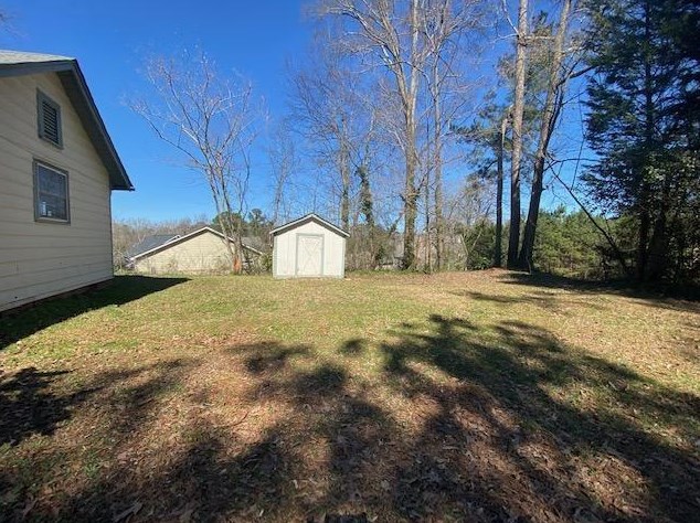 407 Memorial Dr, Dallas GA 30132-4116 exterior