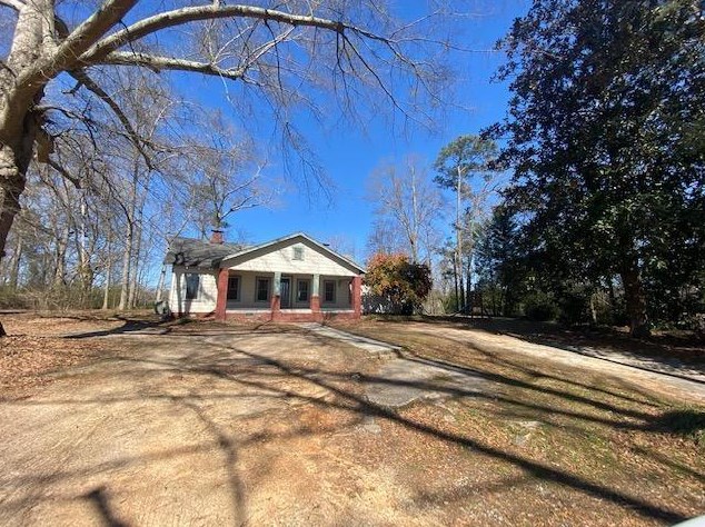 407 Memorial Dr, Dallas GA 30132-4116 exterior